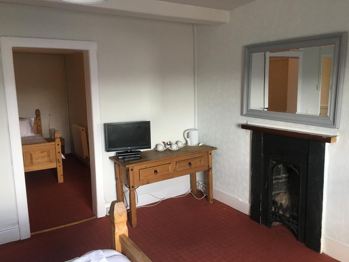 The Cross Keys Hotel Llanymynech Dış mekan fotoğraf